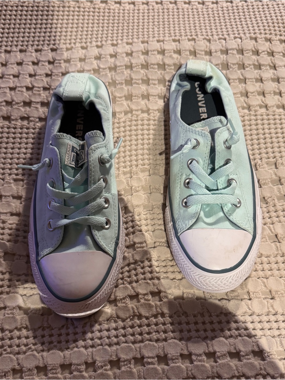 New - Never Worn Converse Low Top Sneakers in Mint Green